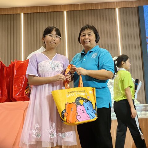 青少年佛学班中秋呈献晚会 照片 158