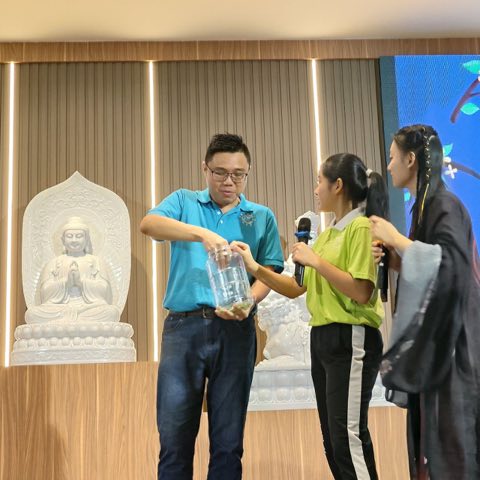 青少年佛学班中秋呈献晚会 照片 159