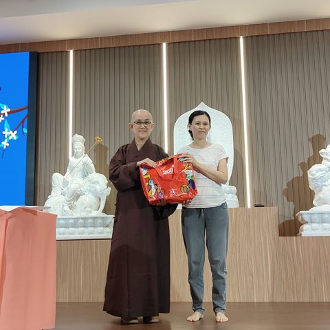 青少年佛学班中秋呈献晚会 照片 171