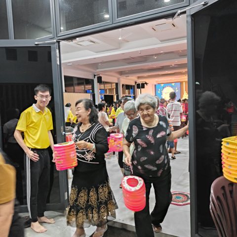 青少年佛学班中秋呈献晚会 照片 174